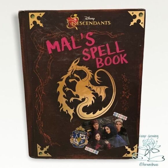 Disney’s Descendants Mal’s Spell Book & Descendants 3 - Picture 5 of 9